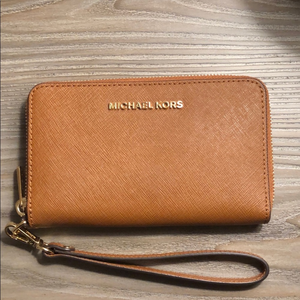 Michael Kors leather phone case wristlet